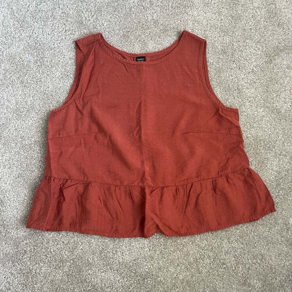 Emery Rose Button Back Ruffled HemTank